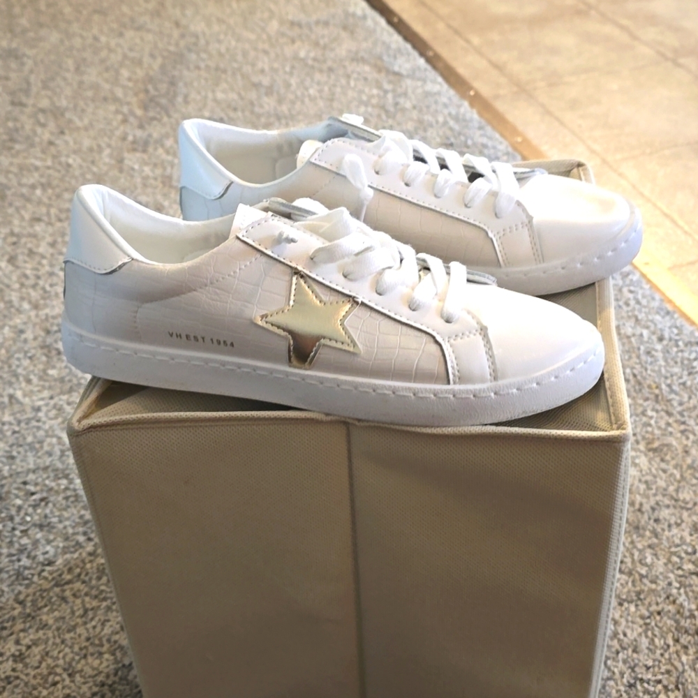 NWOB VINTAGE HAVANA Carla Croc Embossed Fashion Sneakers 492M0